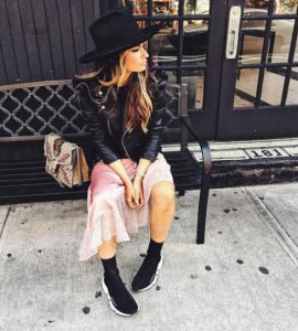Ángela Rozas, Madame de Rosa, en su último viaje a Nueva York con las deportivas de Balenciaga